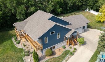 212 N Fairway Dr, Brandon, SD 57005