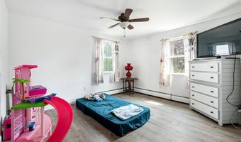 47 Allston Ave, Middletown, RI 02842