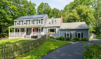 8 Sassafras Ln, Clinton, CT 06413