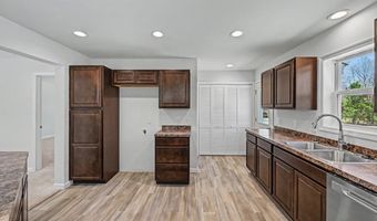 90 Oneida Trl, Albrightsville, PA 18210