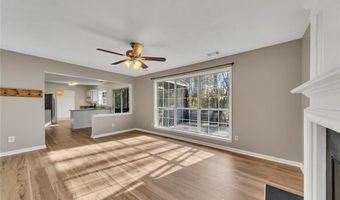 4935 Tanners Spring Dr, Alpharetta, GA 30022