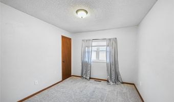 88 Main Ave, Atkins, IA 52206