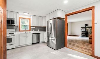 36 High St, Antrim, NH 03440