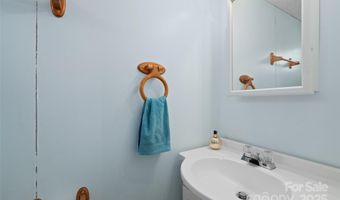 67 Quartz Ln, Balsam, NC 28707
