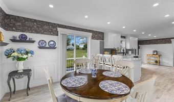 10 J H Dwyer Dr, Middletown, RI 02842