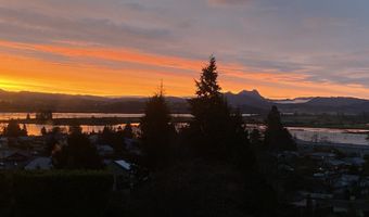 375 McClure Ave, Astoria, OR 97103