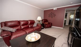 2 Southcreek Ct B, Amherst, NY 14051