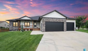 2820 E Daybreak Cir, Brandon, SD 57005