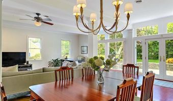 12 Howe St, Bristol, RI 02809