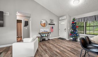 110 Farrar Dr, Aurora, IN 47001