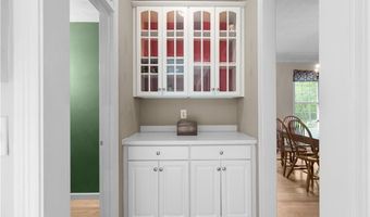 48 Fieldstone Ln, North Kingstown, RI 02874