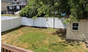 137 Holroyd St, Bridgeport, CT 06606