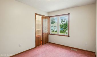 708 13th St SW, Altoona, IA 50009