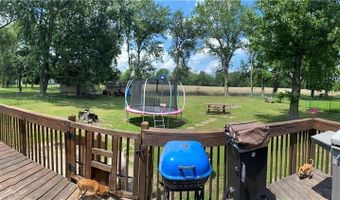 916 Edith Ave, Adrian, MO 64720