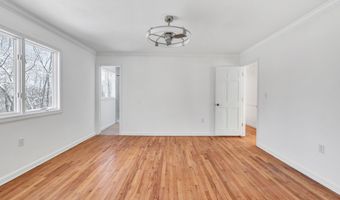 17 Stage Rd, Brookfield, CT 06804