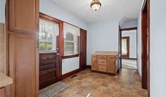 957 Cleveland Ave, Amherst, OH 44001