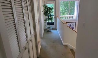 15 Hammersmith Rd 33, Newport, RI 02840