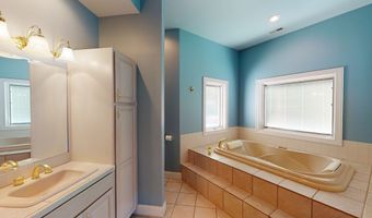 390 Branch Loop Rd, Big Sandy, TN 38221