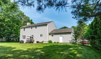 33 Oak Hill Dr, Johnston, RI 02919