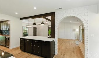 6 Spanish Moss Ct, Savannah, GA 31419