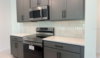 274 THOMPSON VILLAGE Ave, Apopka, FL 32703