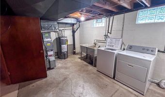 100 Chadwick Ln, Austintown, OH 44515