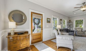 318 Cockle Ln, Beaufort, SC 29906
