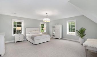 42 E Lantern Rd, Lincoln, RI 02865
