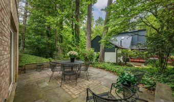 9225 ALDERSHOT Dr, Bethesda, MD 20817