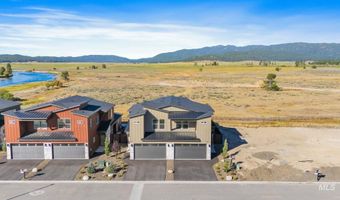 18 Ogden St, Cascade, ID 83611