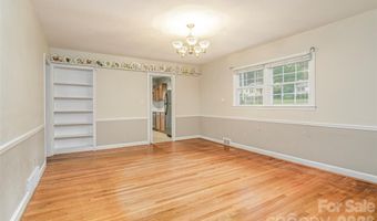 352 Cedar Ln, Arden, NC 28704