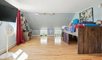 817 Riverside Dr, Augusta, ME 04330