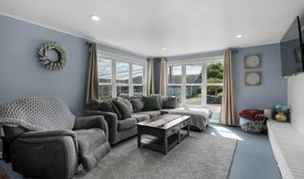 1858 5TH St, Astoria, OR 97103