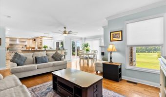 18 Woodland Hills Ct, Alton, IL 62002