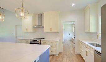 410 Edgewood Dr, Belton, SC 29627