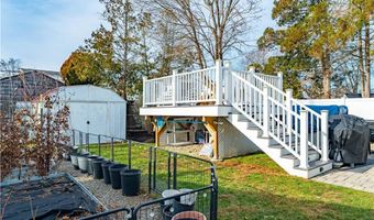 38 Bridgton Rd, Cranston, RI 02910