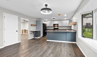 1023 W RIDGEVIEW Dr, Appleton, WI 54914