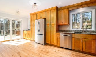 73 A Long Meadow Hill Rd, Brookfield, CT 06804