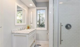 12 Boulevard Dr 152, Danbury, CT 06810