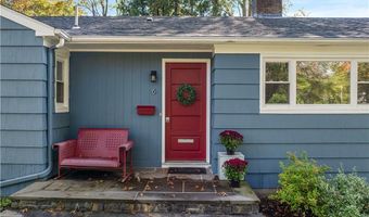 6 Conway Dr, Barrington, RI 02806