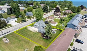 84 E North Water St, Algoma, WI 54201