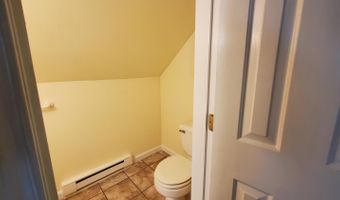 32 Cortland Cir, Bangor, ME 04401
