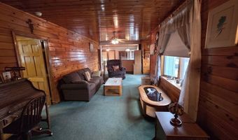 54 Slocum St, Acushnet, MA 02743