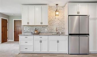 4212 Parkview Ln, Anoka, MN 55303