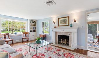 11 Harbour Rd, Barrington, RI 02806