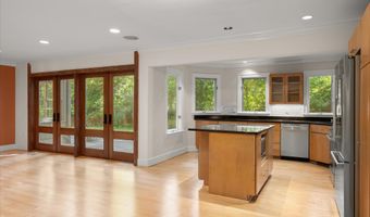 5104 SCARSDALE Rd, Bethesda, MD 20816