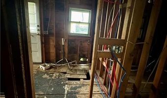 617 N Houston St, Adrian, MO 64720