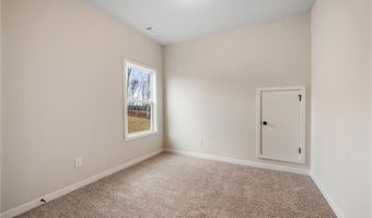 105 Chickadee Ct, Auburn, GA 30011