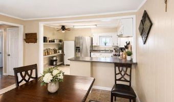 210 5th St, Abbeville, LA 70510