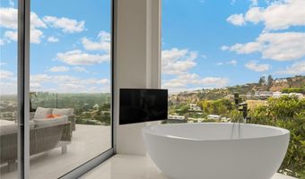 1609 Viewmont Dr, Los Angeles, CA 90069